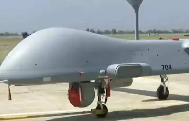 वायुसेना में शामिल हुए इजराइली हेरॉन मार्क-2 ड्रोन, पाकिस्तान और चीन पर नजर  