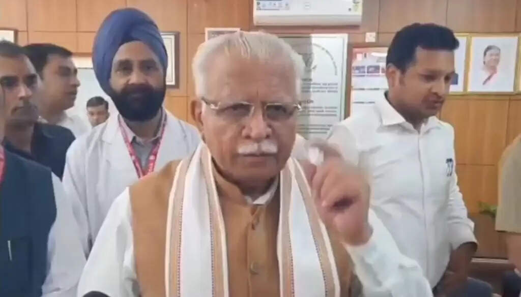    आत्महत्या करने वाले एएसआई की पत्नी को नौकरी देगी सरकार: मनोहर लाल