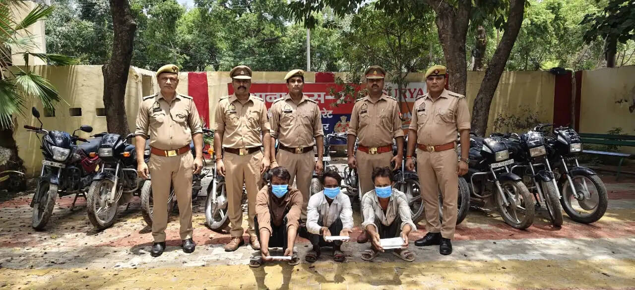 &nbsp;नोएडा में विभिन्न जगहों से 13 वाहन चोर गिरफ्तार, 27 बाइक, तीन मोबाइल फोन बरामद